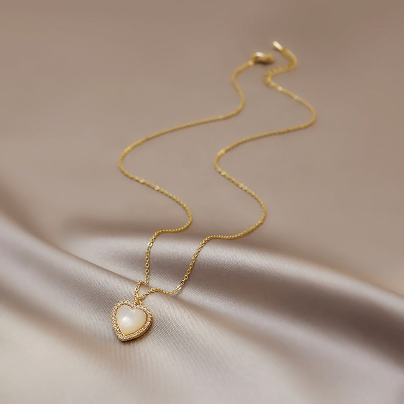 Arzonai Small peach heart necklace women's light luxury niche design sense of the new year's collarbone chain ins trendy accessories