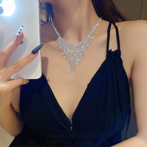 Arzonai 2023 New Dainty Long Shiny Crystal Pendant Necklaces For Women Hyperbole Characteristic Necklace Jewelry Gifts