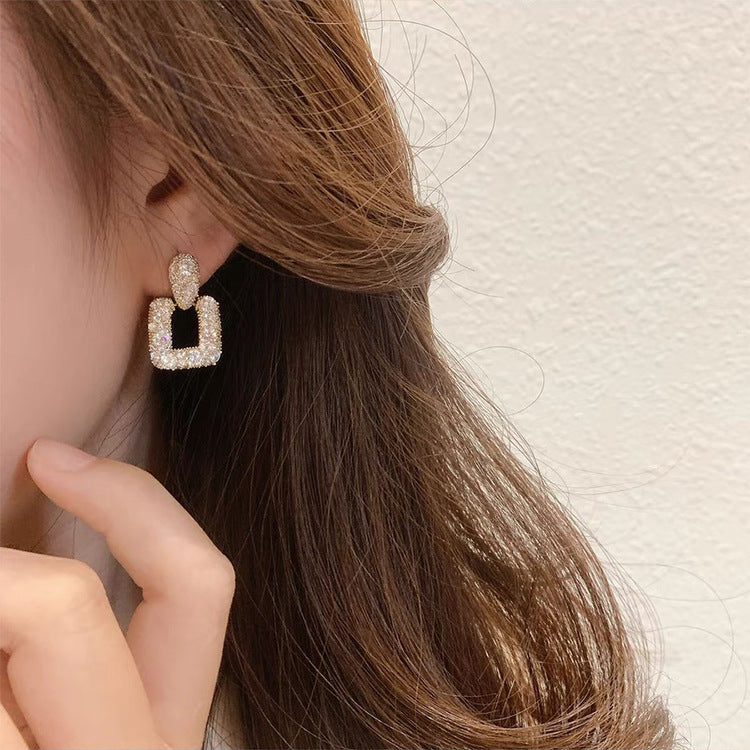 Arzonai French retro geometric square earrings female Korean personality simple and versatile temperament earrings tide