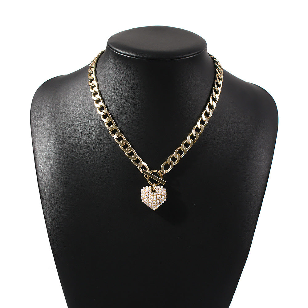 Arzonai hot sale in Europe and America, exquisite fashion temperament imitation pearl lock necklace, love geometric necklace