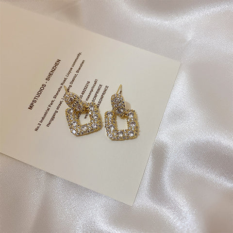 Arzonai French retro geometric square earrings female Korean personality simple and versatile temperament earrings tide