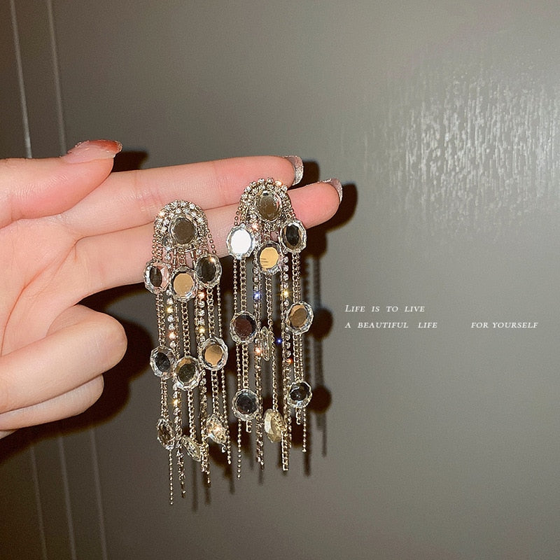 Arzonai Women's tassel earrings, inlaid with rhinestones