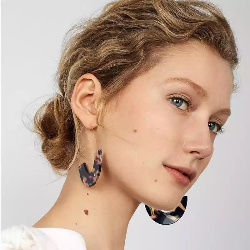 Arzonai Europe and America summer cross-border new simple semicircular pendant earrings Acrylic Acetate Stud Earrings Fashion Street Shoot