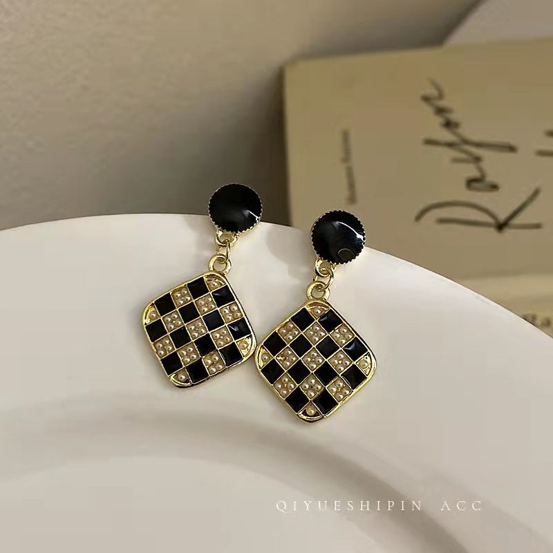 Arzonai Checkerboard silver earrings 2022 new trendy fashion earrings niche design high-end pearl earrings women