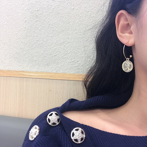Arzonai Needle Personality European and American head earrings Temperament C-shaped earrings Simple metal fashion design