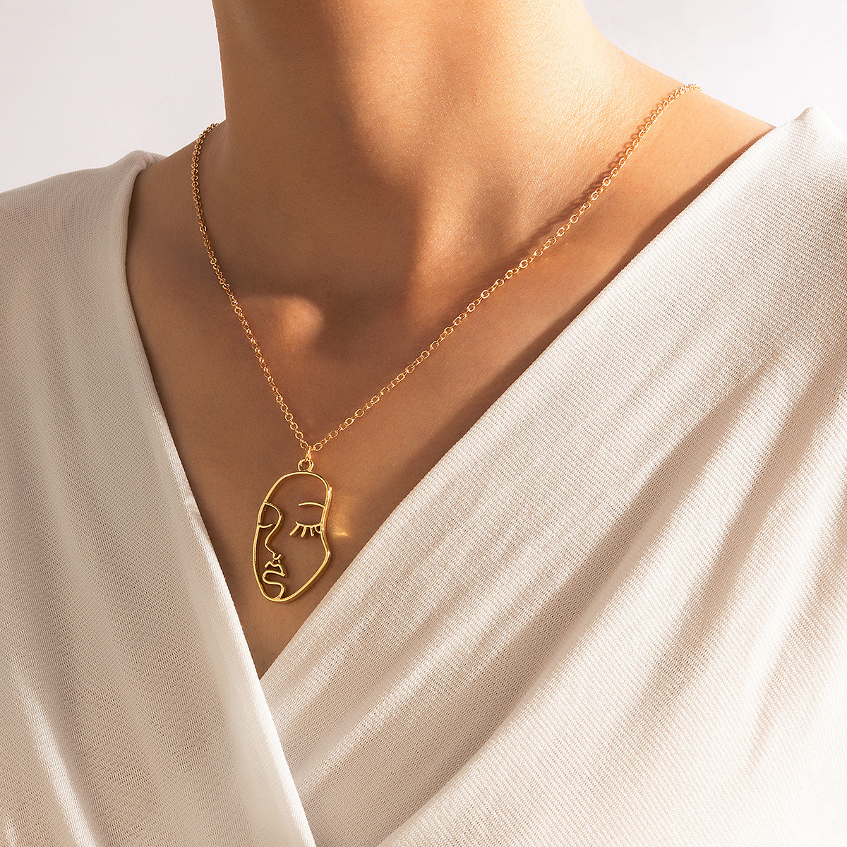 Arzonai new gold necklace European and American geometric simple personality face pendant stacked necklace single layer