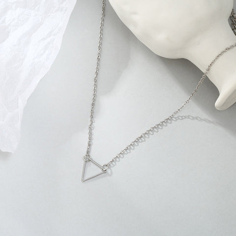 Arzonai Geometric foreign trade explosion models popular jewelry simple triangle pendant necklace fashion creative hollow sweater chain