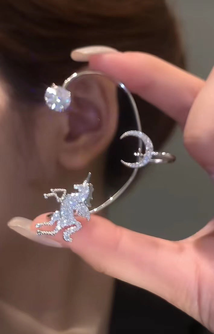 Arzonai 2 Pc/ 1Pair  Douyin new jewelry super flash simple creative unicorn moon full of diamonds ladies ear hanging without ear holes