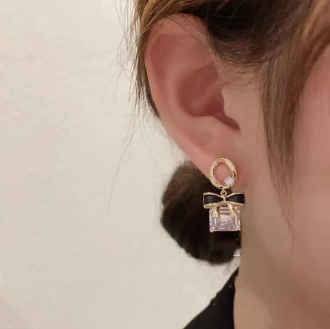 Arzonai Silver needle diamond square bow earrings female Korea ins design high-end earrings temperament earrings wholesale