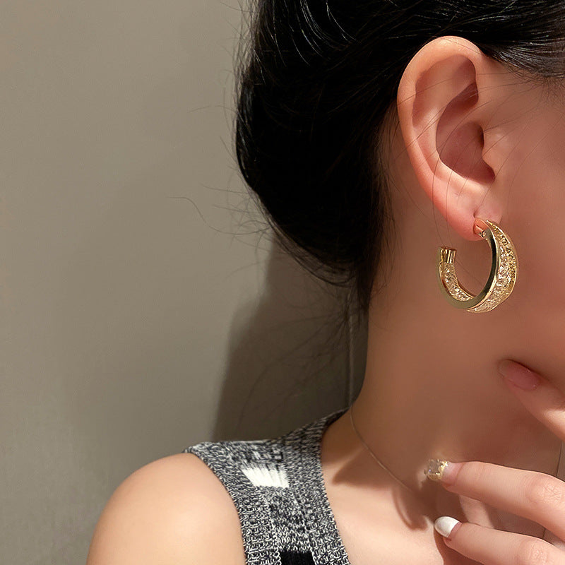 Arzonai 925 silver needle C-shaped crystal grid earrings European and American geometric retro earrings niche design light luxury fashion earrings for women