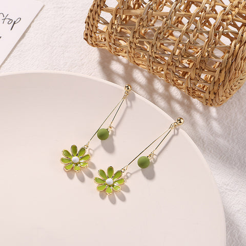 Arzonai Avocado green flower daisy fresh all-match earrings 2022 new trendy Korean temperament ear clips without ear holes