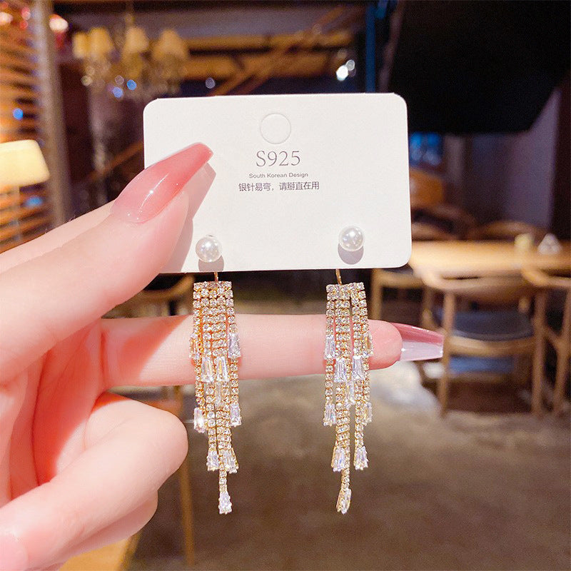 Arzonai 925 silver needle super flash zircon tassel earrings female niche design temperament personality exaggerated Korean pearl earrings