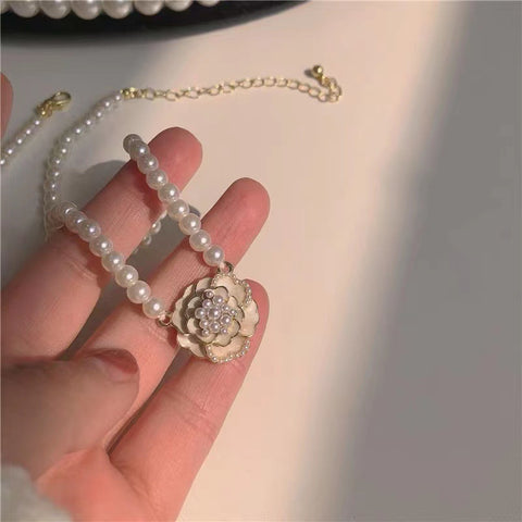 Arzonai Camellia pearl necklace female collarbone chain chocker necklace flower Korean version Korean style Dongdaemun with the same paragraph simple