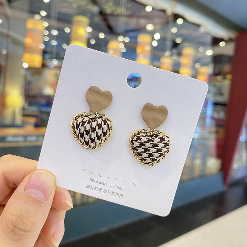Arzonai Simple Lattice Peach Heart Earrings  for women and Girls