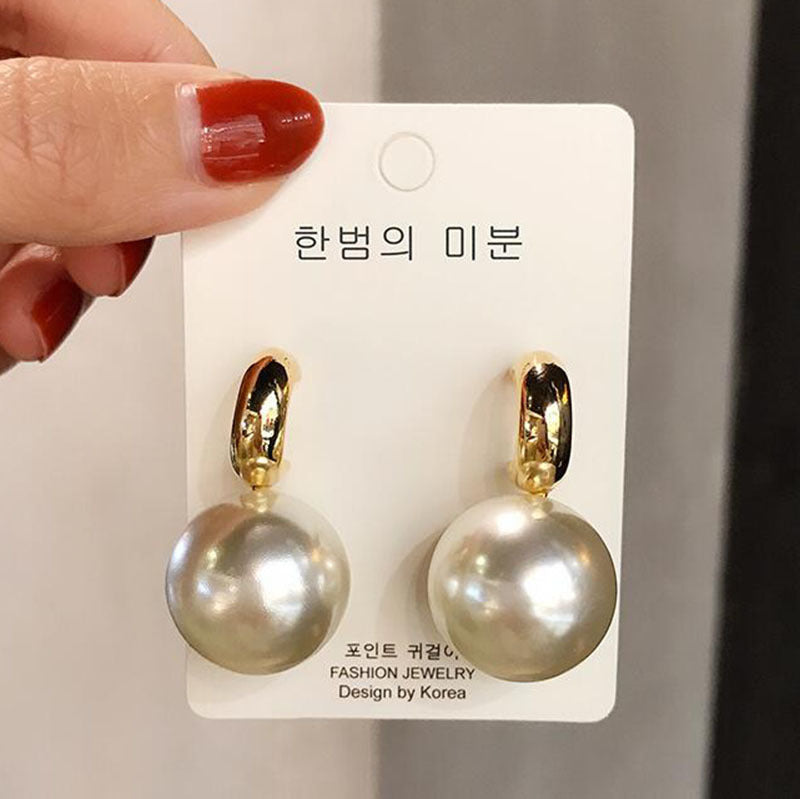 Arzonai earrings personality metal arc-shaped large pearl earrings all-match earrings European and American exaggerated earrings trendy women