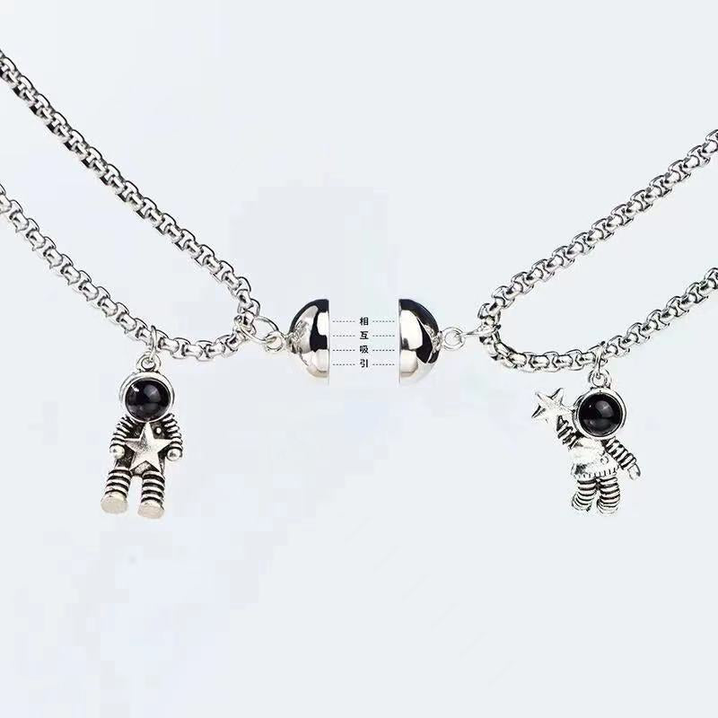 Arzonai magnetic couple necklace a pair of magnets attract astronaut girlfriend clavicle chain