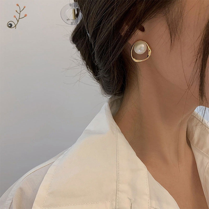 Arzonai  Korean pearl net red new cold wind irregular geometric hollow earrings earrings female