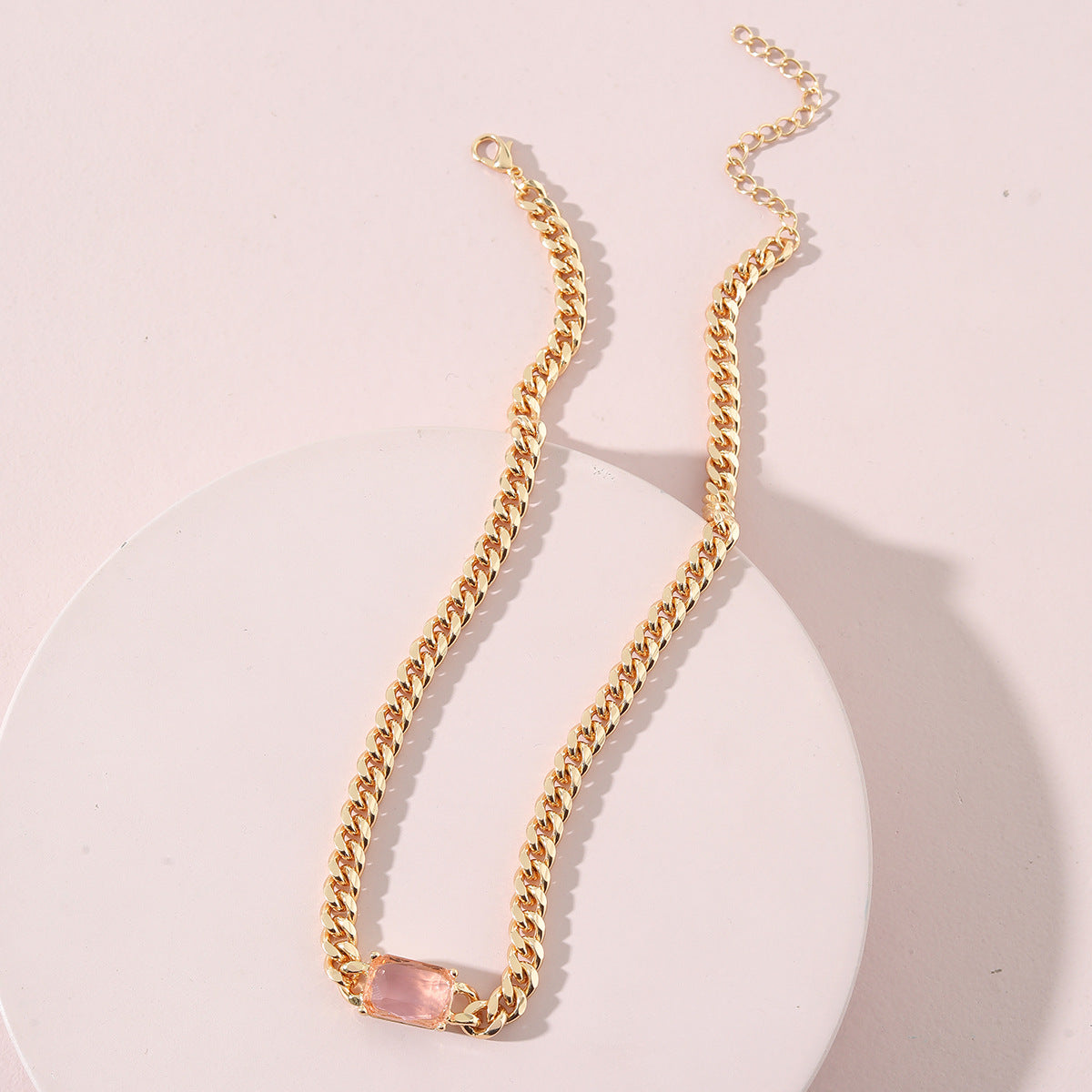 Arzonai fashion jewelry  single-layer glass Cuban Peach Stone metal necklace
