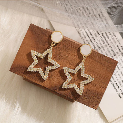 Arzonai South Korea Dongdaemun metal hollow five-pointed star earrings simple wild star fashion earrings
