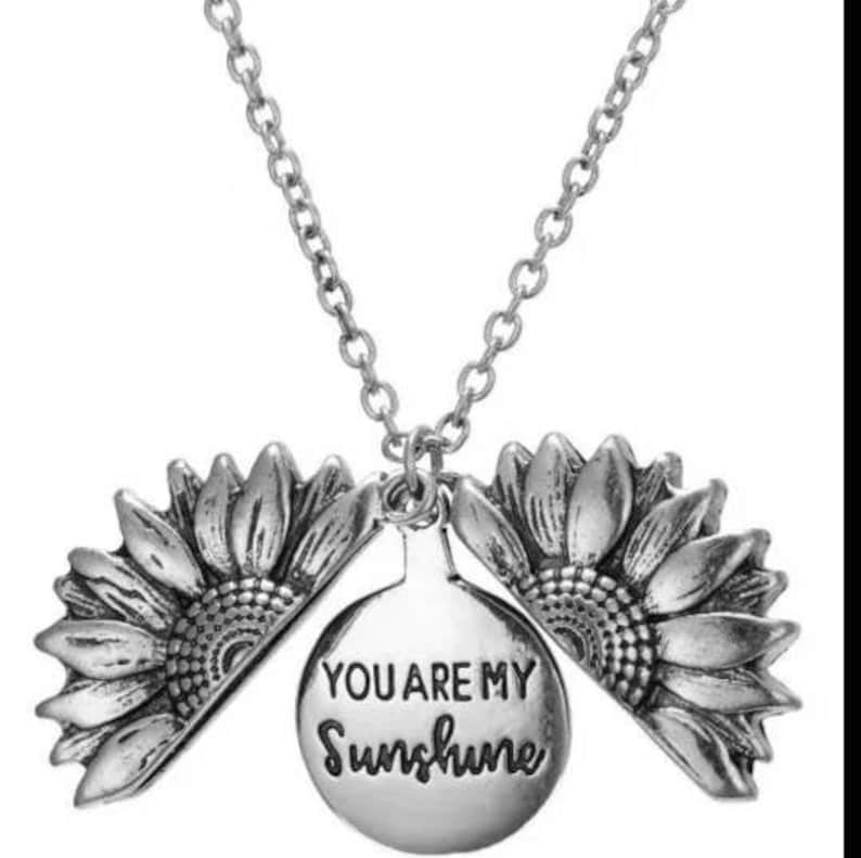 Arzonai Sunflower double-layer lettering necklace total flower short collarbone chain YOU are my sunshine for women and Girls