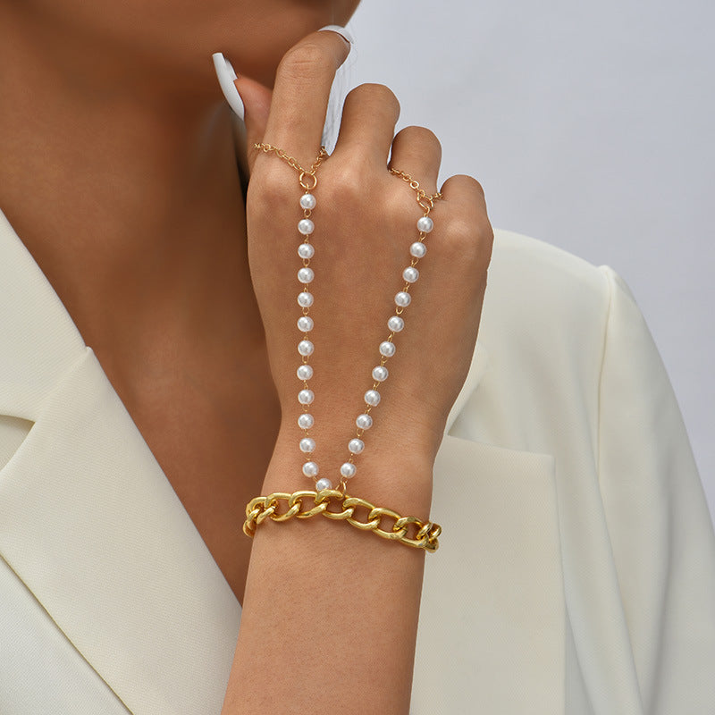 Arzonai European and American creative personality trend metal chain bracelet female ins foreign trade exaggerated pearl long jewelry accessories