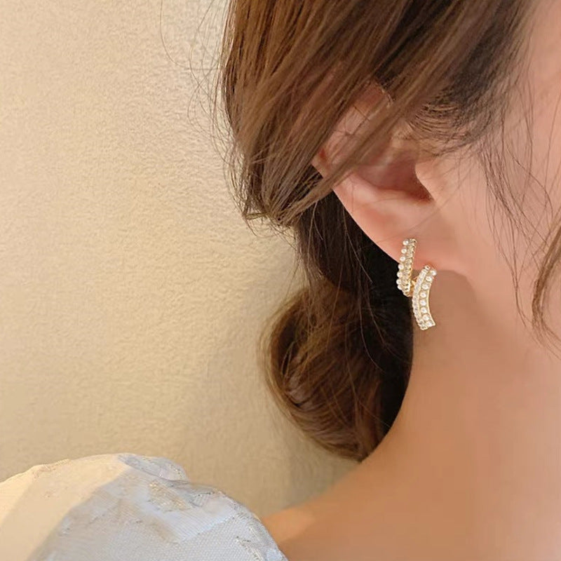 Arzonai   South Korea Dongdaemun Simple Back Shaped Diamond Pearl Earrings Personality Cold Wind Irregular Stud Earrings