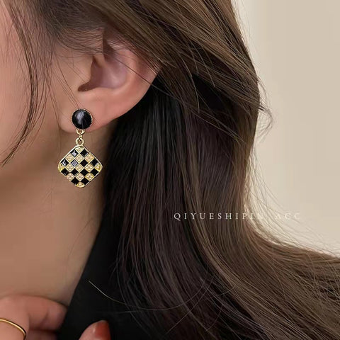 Arzonai Checkerboard silver earrings 2022 new trendy fashion earrings niche design high-end pearl earrings women