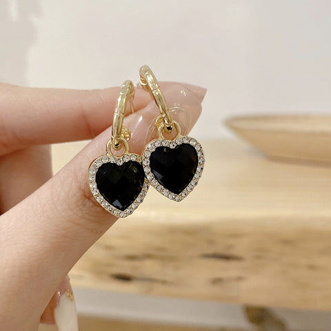 Arzonai  love diamond earrings female personality black peach heart earrings cold wind light luxury retro earrings
