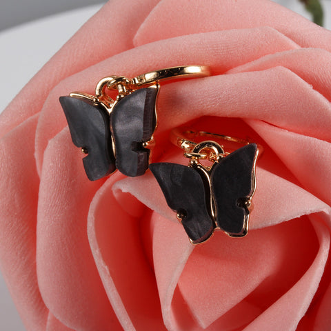 Arzonai New Hot Sale Boho Summer Color Resin Small Butterfly Clip On Huggie Earrings Acrylic Butterfly Hoop Earrings