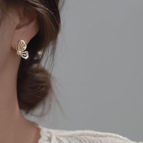 Arzonai  Butterfly Earrings Female Korea A Two-Wear Pearl Diamond Butterfly Pearl Stud Earrings Simple Personality Earrings