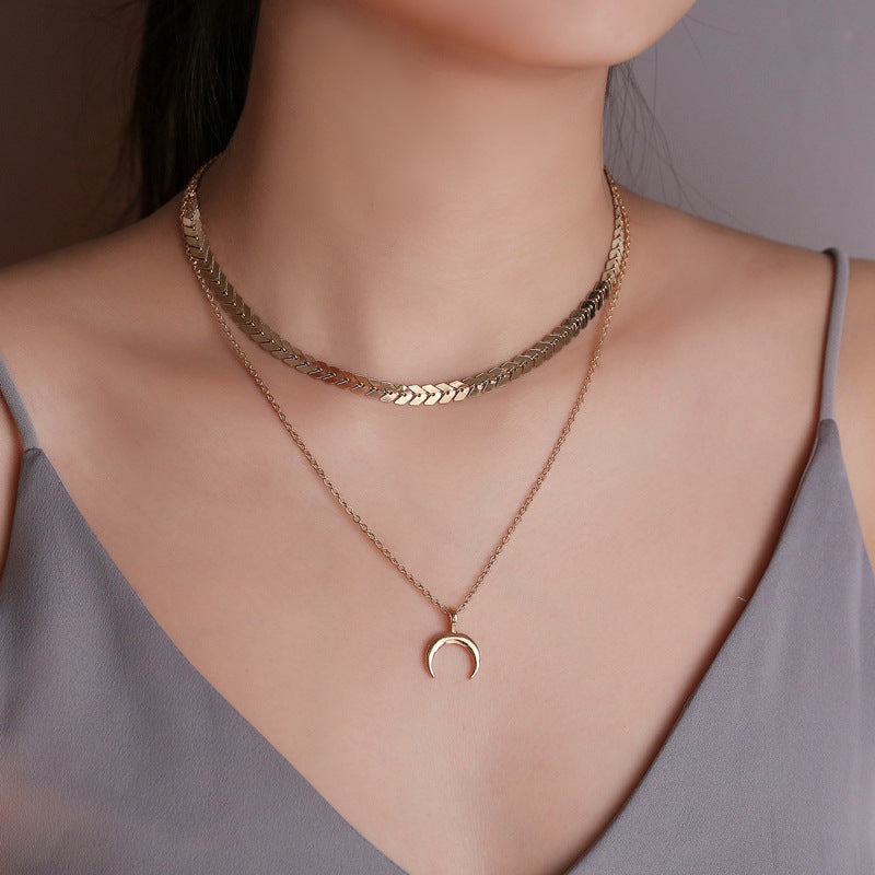 Arzonai European and American new trend personality two-layer moon necklace fashion sexy double-layer fishbone chain cross-border jewelry wholesale
