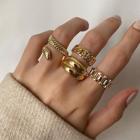 Arzonai hot selling simple personality snake ring retro electroplating imitation gold snake joint ring 4-piece set for women